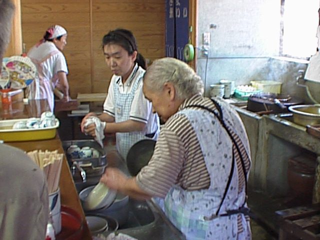042.jpg